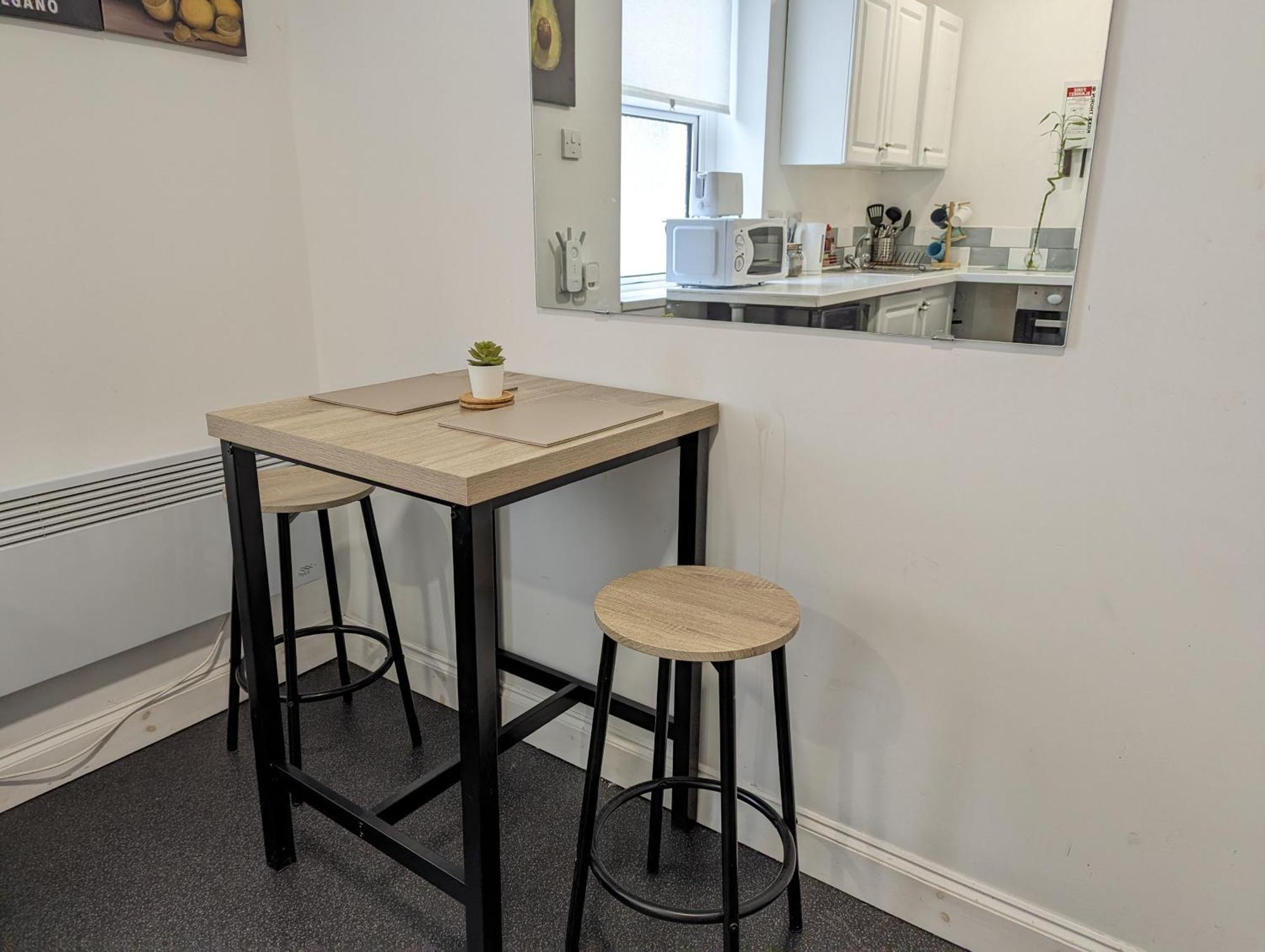 Serene 1 Bedroom Flat In Roath Cardiff Eksteriør bilde