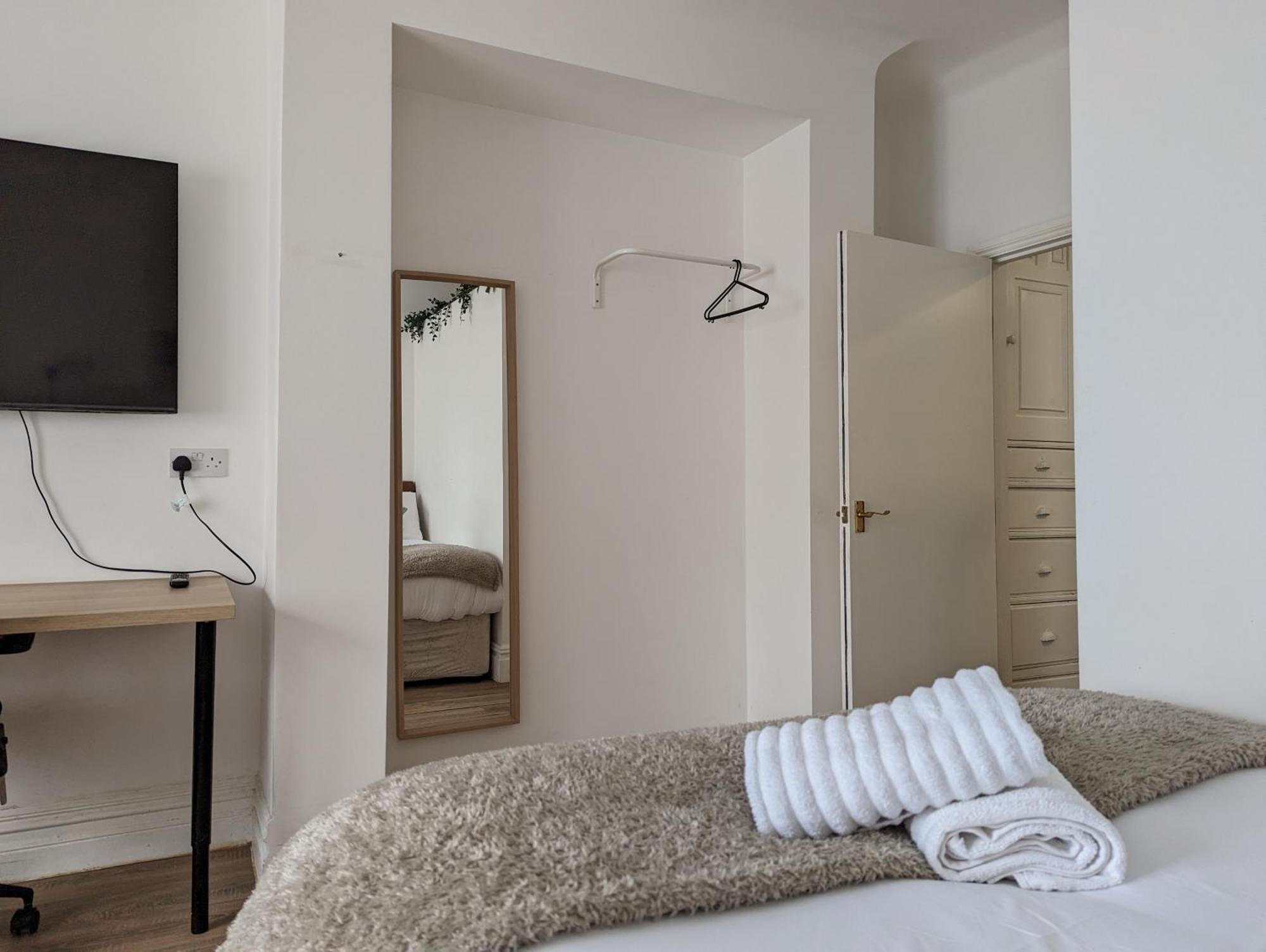 Serene 1 Bedroom Flat In Roath Cardiff Eksteriør bilde